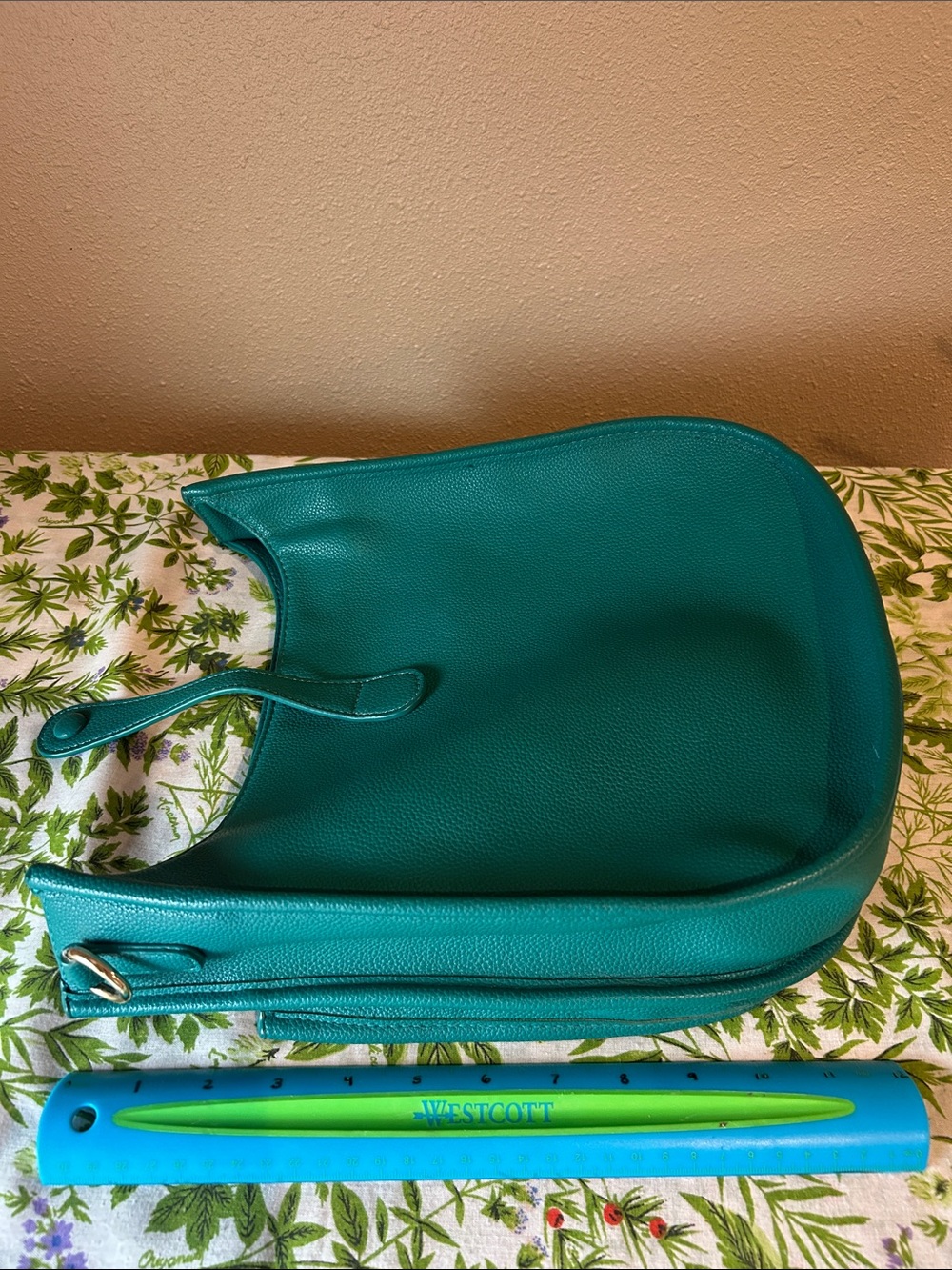 Ah-dorned Teal purse. - Picture 12 of 12